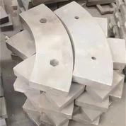 Plaque de revêtement résistante à l'usure en alliage de terres rares